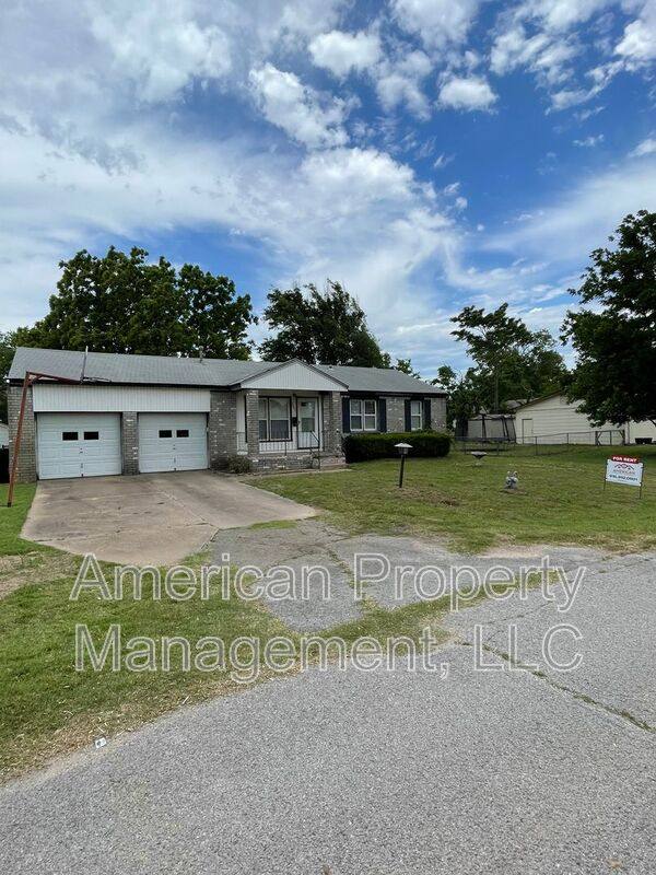 House for rent at 523 E Duncan St, Jenks, OK 74037