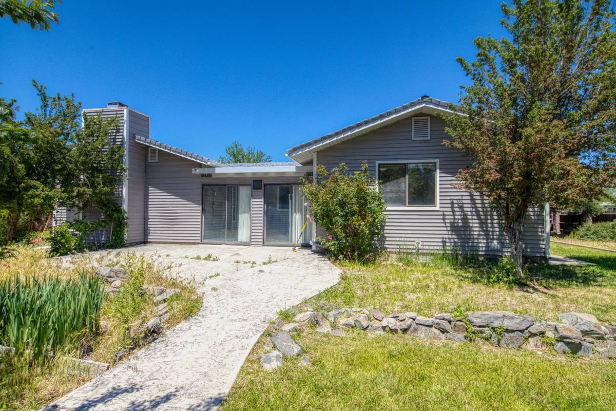 House for rent at 1985 Ponderosa Dr, Sparks, NV 89431