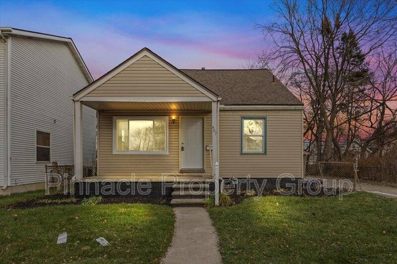 House for rent at 407 E Hayes Ave, Hazel Park, MI 48030