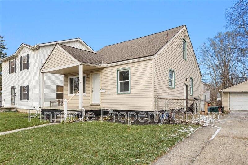 House for rent at 407 E Hayes Ave, Hazel Park, MI 48030