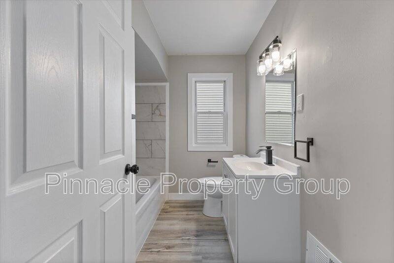 House for rent at 407 E Hayes Ave, Hazel Park, MI 48030
