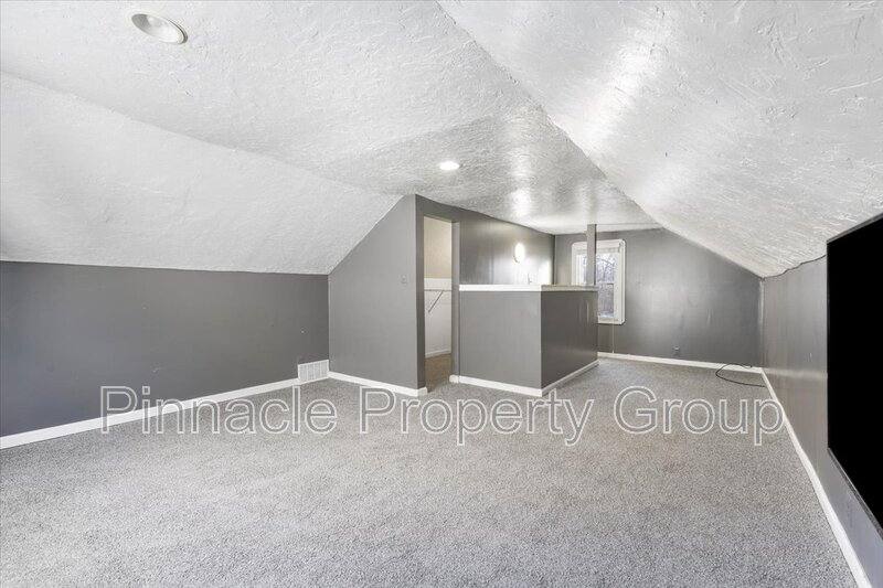 House for rent at 407 E Hayes Ave, Hazel Park, MI 48030