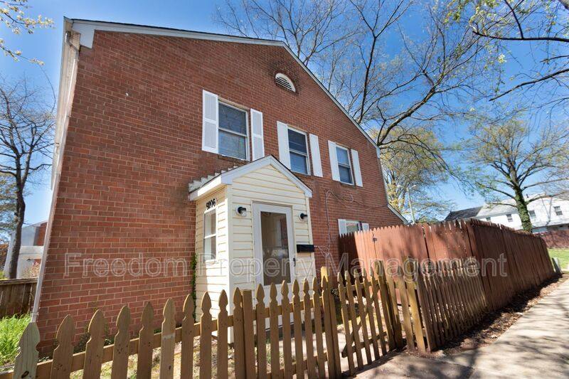 Townhouse for rent at 9206 Hood Rd, Manassas, VA 20110