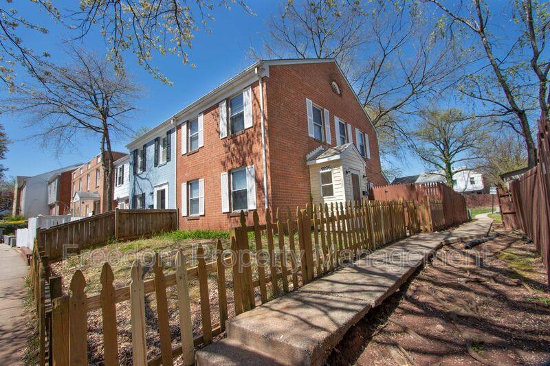Townhouse for rent at 9206 Hood Rd, Manassas, VA 20110