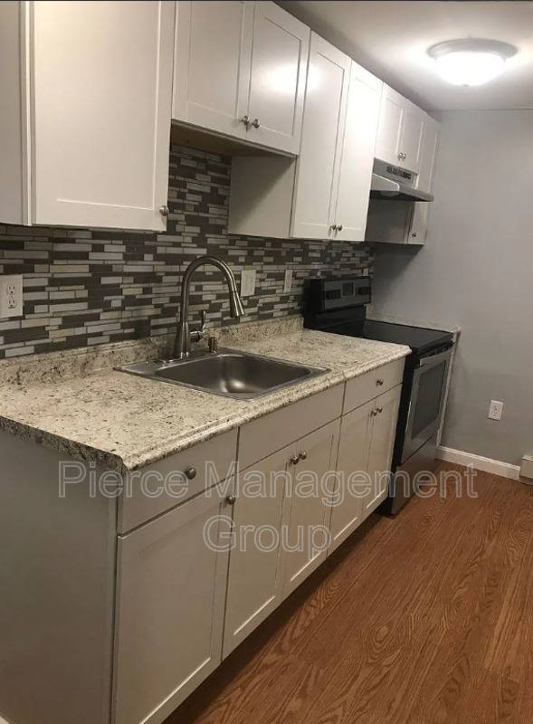 Apartment for rent at 6 Old Chester Rd #7, Derry, NH 03038