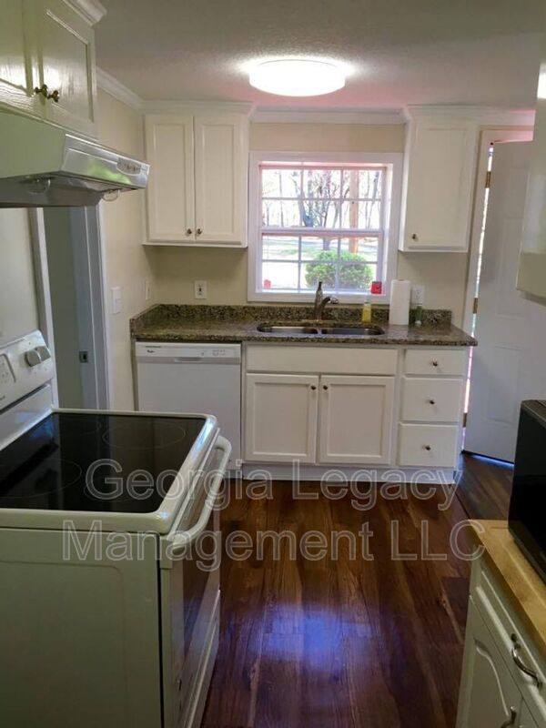 House for rent at 3720 Lathem Creek Dr, Gainesville, GA 30506