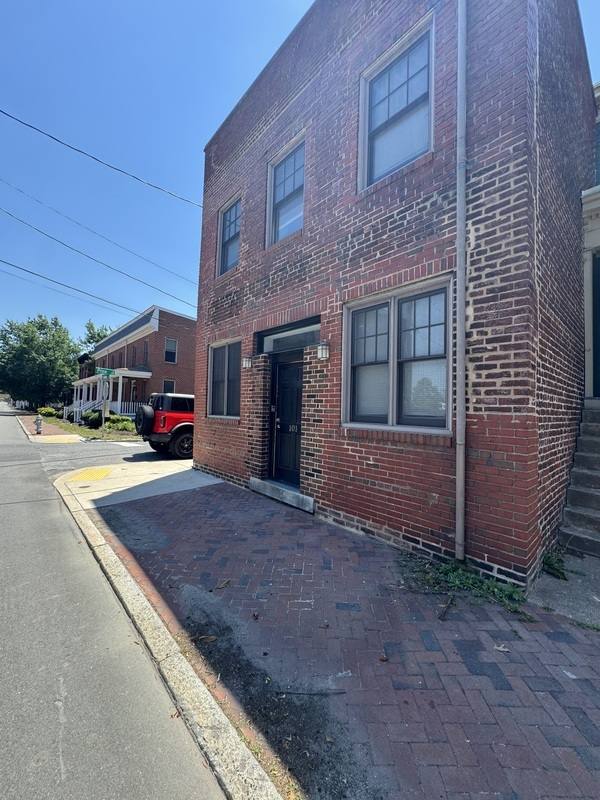 Apartment for rent at 101 W Jackson St, Richmond, VA 23220