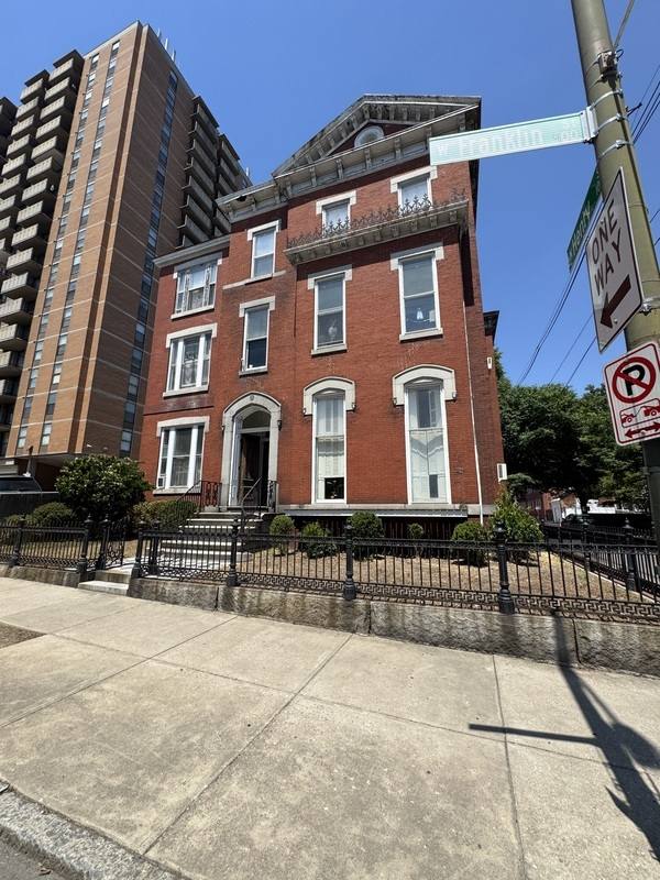 Apartment for rent at 500 W Franklin St #6, Richmond, VA 23220