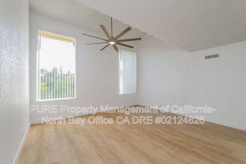 Townhouse for rent at 9631 Old Redwood Highway, Windsor, CA 95492