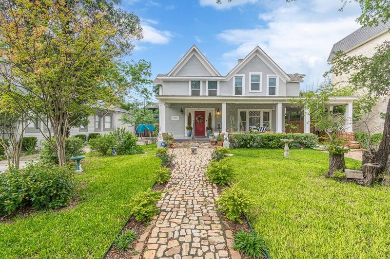 House for rent at 311 W Mistletoe Ave, San Antonio, TX 78212