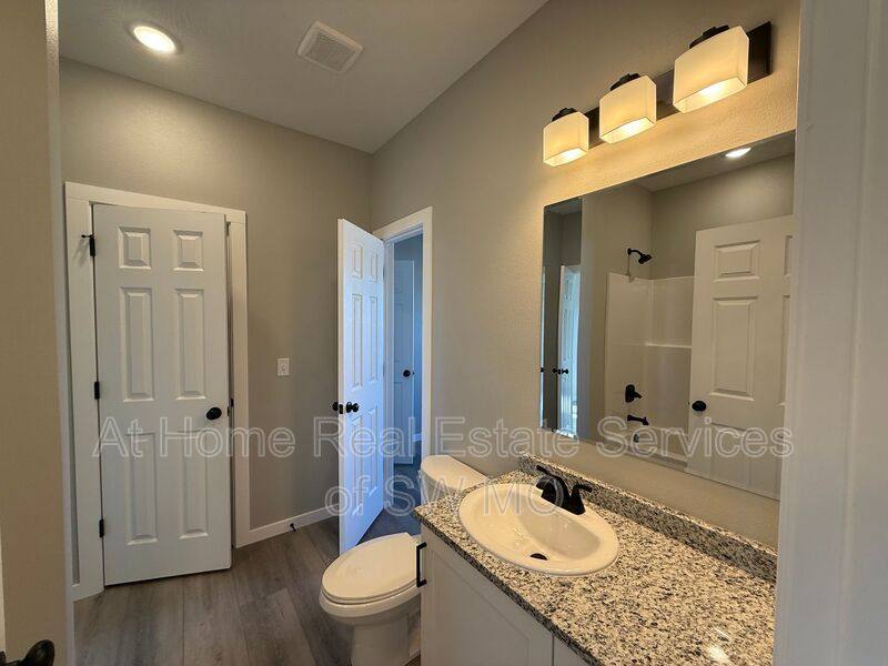 House for rent at 120 Bailey Dr, Mount Vernon, MO 65712