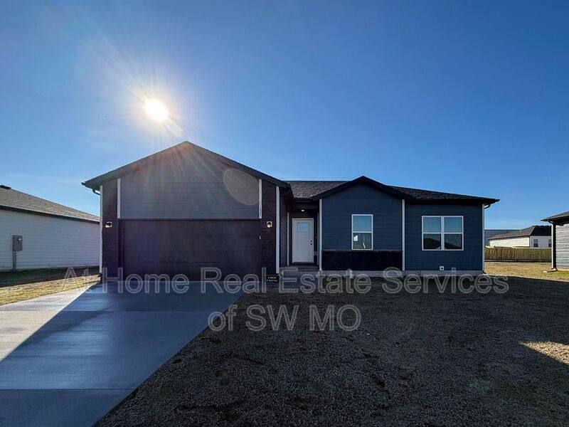 House for rent at 120 Bailey Dr, Mount Vernon, MO 65712