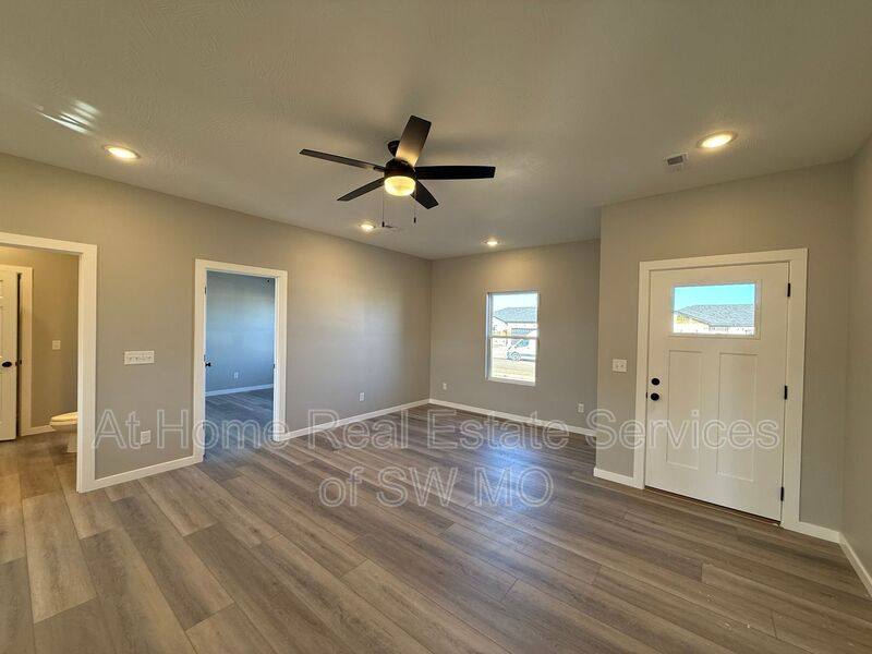 House for rent at 120 Bailey Dr, Mount Vernon, MO 65712