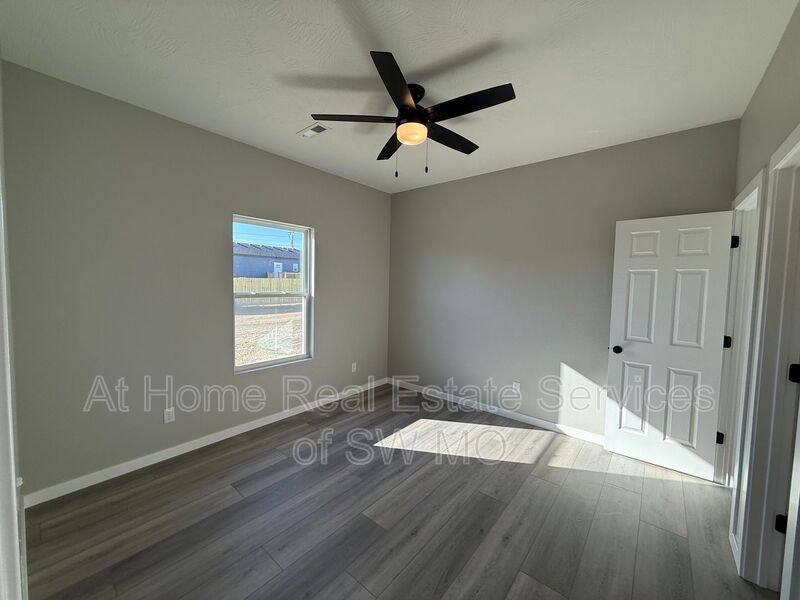 House for rent at 120 Bailey Dr, Mount Vernon, MO 65712