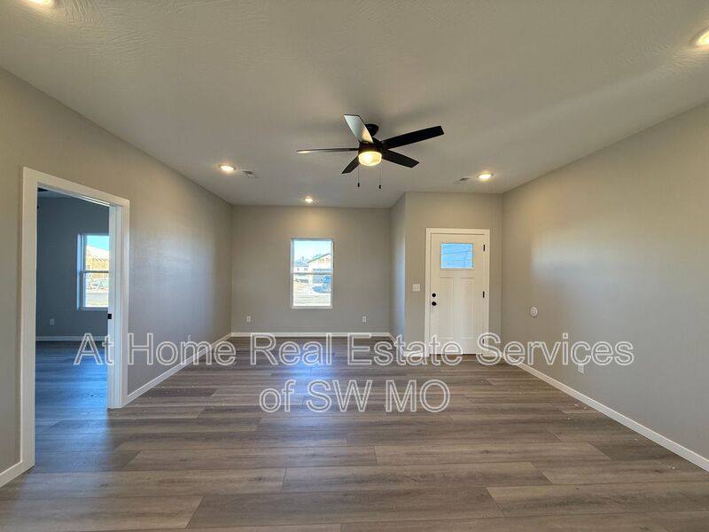 House for rent at 120 Bailey Dr, Mount Vernon, MO 65712