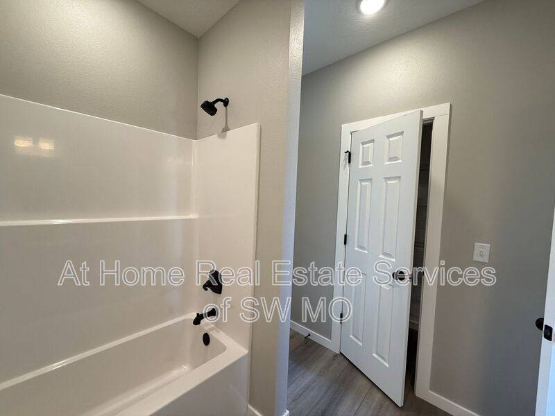House for rent at 120 Bailey Dr, Mount Vernon, MO 65712