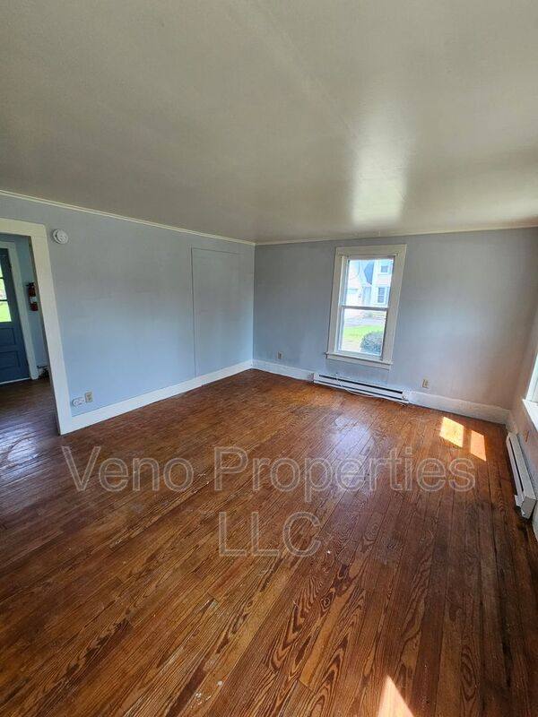 Apartment for rent at 21-25 Washington St #25, Cambridge, NY 12816