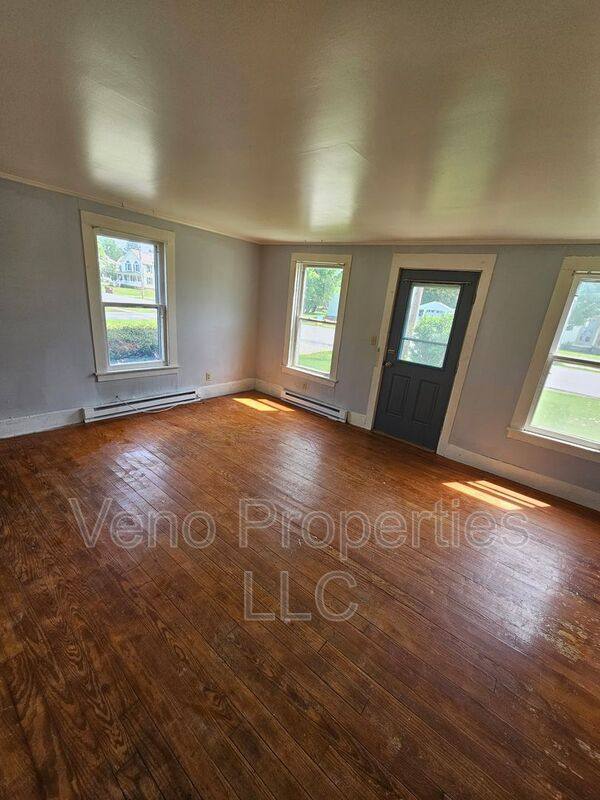 Apartment for rent at 21-25 Washington St #25, Cambridge, NY 12816