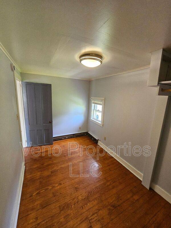 Apartment for rent at 21-25 Washington St #25, Cambridge, NY 12816
