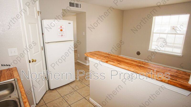 Apartment for rent at 216 S Schutz #10, El Paso, TX 79907