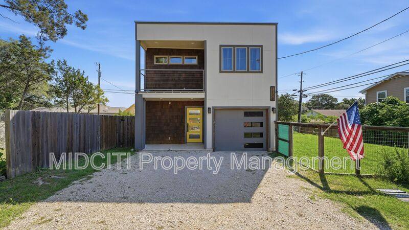 House for rent at 1198 Green Hill Dr, Canyon Lake, TX 78133