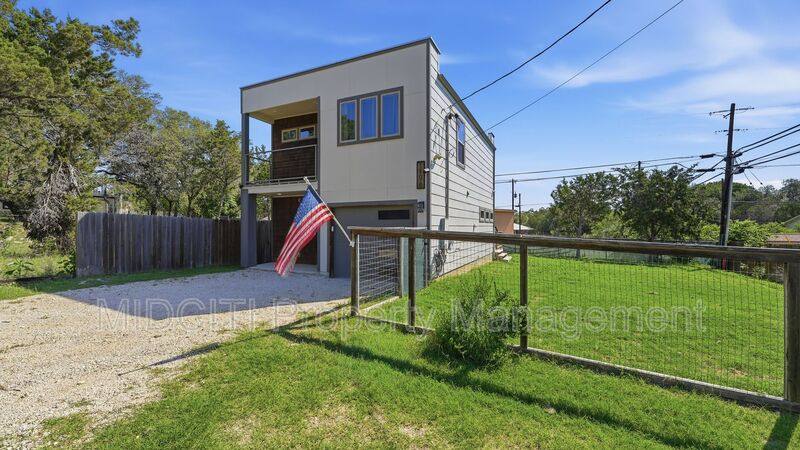 House for rent at 1198 Green Hill Dr, Canyon Lake, TX 78133