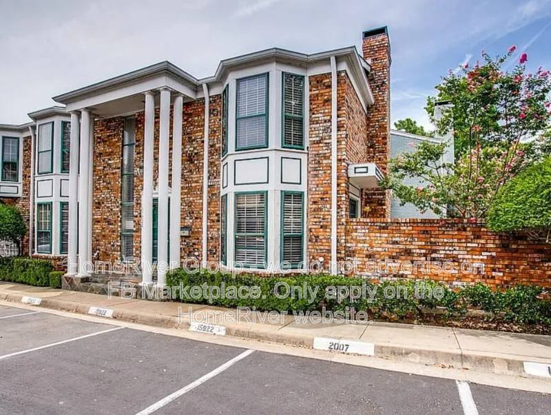 Townhouse for rent at 15922 Archwood Lane #1011, Dallas, TX 75248