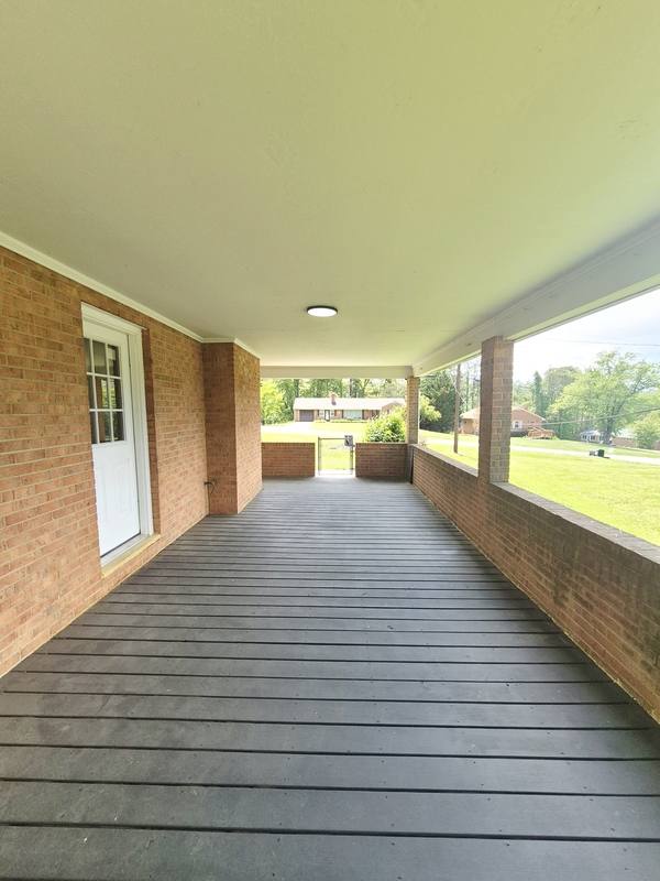 House for rent at 200 Wellview Dr, Madison Heights, VA 24572