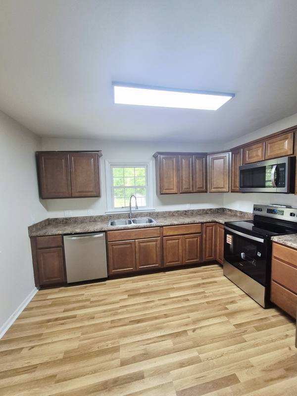 House for rent at 200 Wellview Dr, Madison Heights, VA 24572