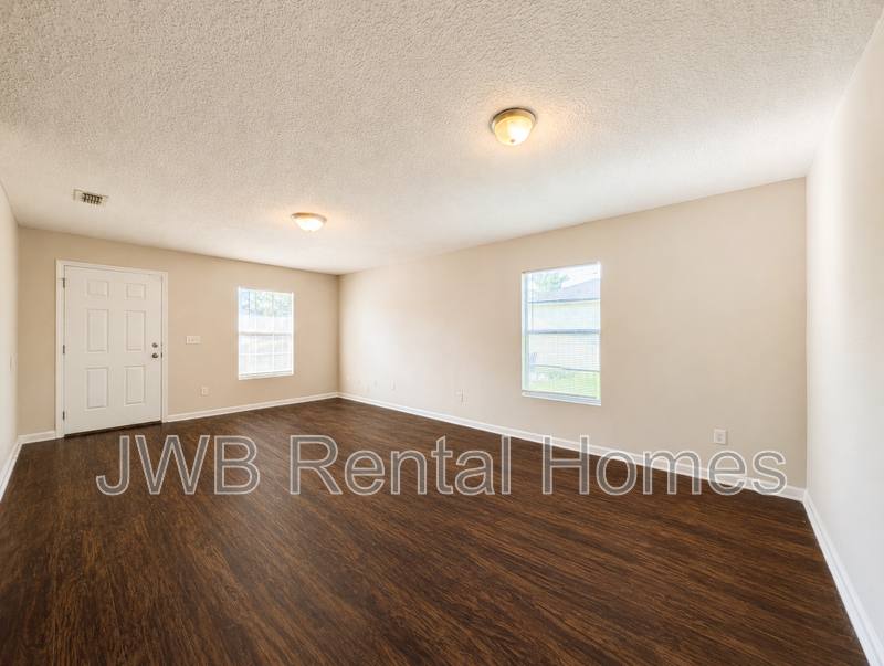 House for rent at 4372 Melissa Court W, Jacksonville, FL 32210