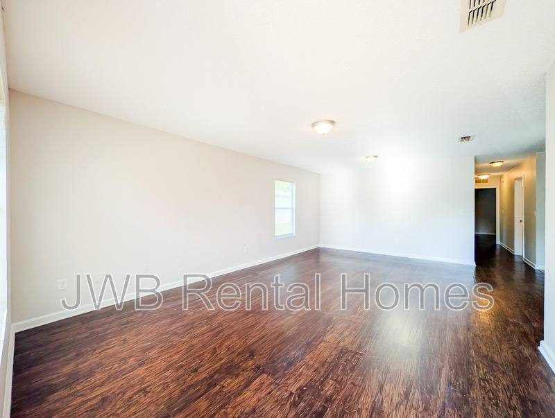House for rent at 4372 Melissa Court W, Jacksonville, FL 32210