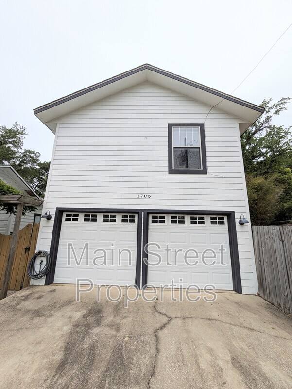 Apartment for rent at 1705 N 17th Ave, Pensacola, FL 32503