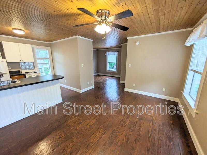 Apartment for rent at 1705 N 17th Ave, Pensacola, FL 32503
