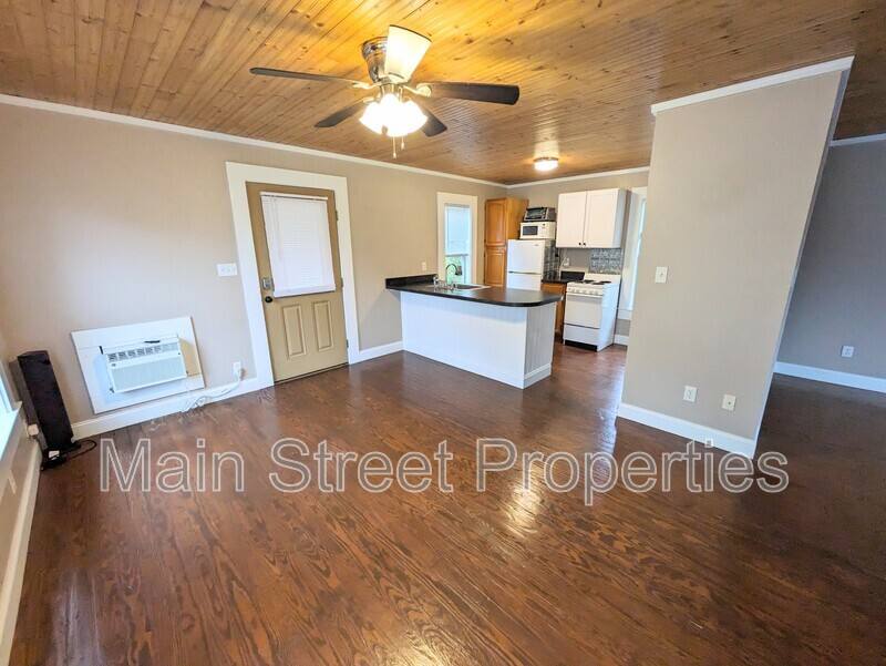 Apartment for rent at 1705 N 17th Ave, Pensacola, FL 32503