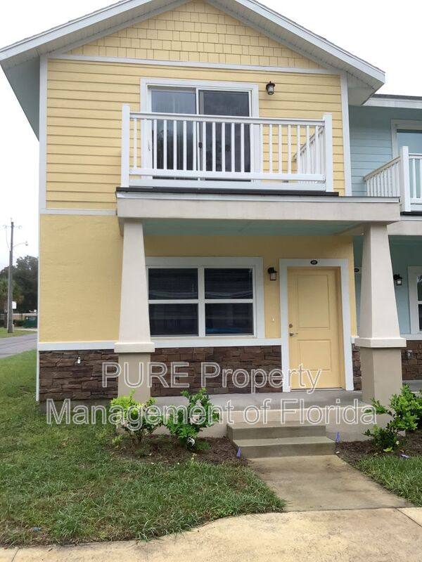 Townhouse for rent at 710 NE 4 St #101, Ocala, FL 34470