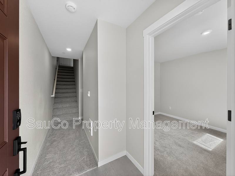Townhouse for rent at 7513 NW Eleanor Ave, Portland, OR 97229