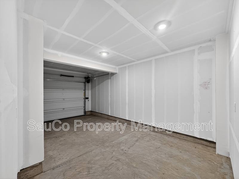 Townhouse for rent at 7513 NW Eleanor Ave, Portland, OR 97229