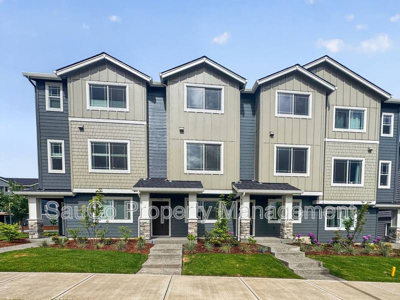 Townhouse for rent at 7513 NW Eleanor Ave, Portland, OR 97229