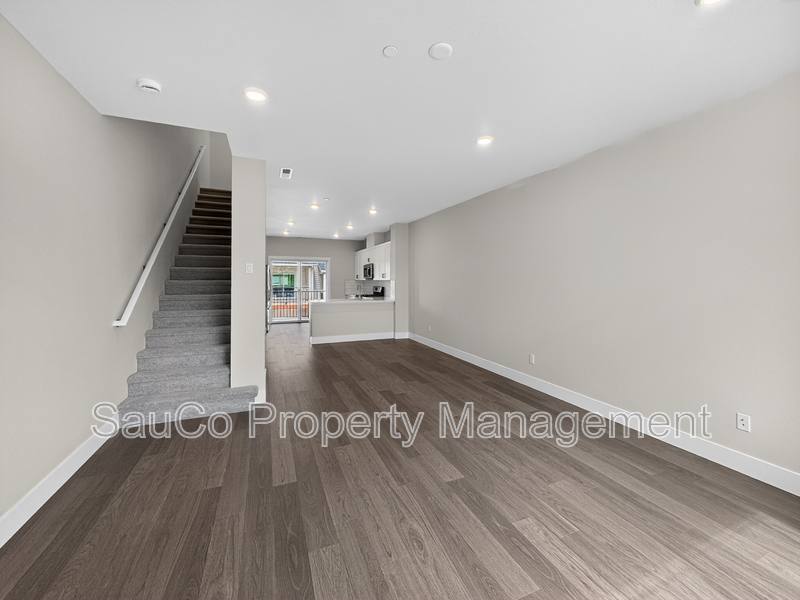 Townhouse for rent at 7513 NW Eleanor Ave, Portland, OR 97229