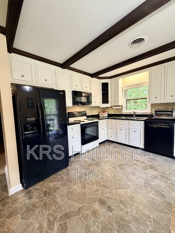 House for rent at 407 Westmoreland Court, Charlottesville, VA 22901