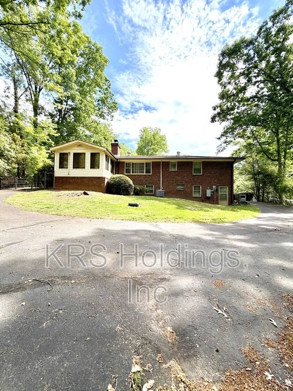 House for rent at 407 Westmoreland Court, Charlottesville, VA 22901