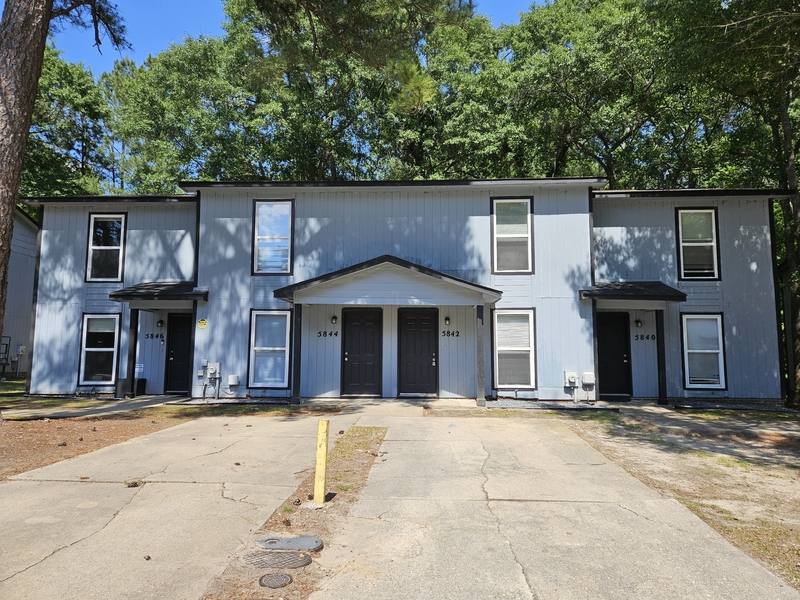 Townhouse for rent at 5842 Aftonshire Dr, Fayetteville, NC 28304