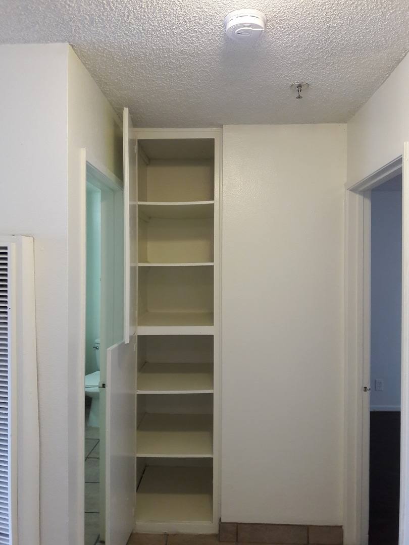 Apartment for rent at 1329 W Civic Center Dr, Santa Ana, CA 92703