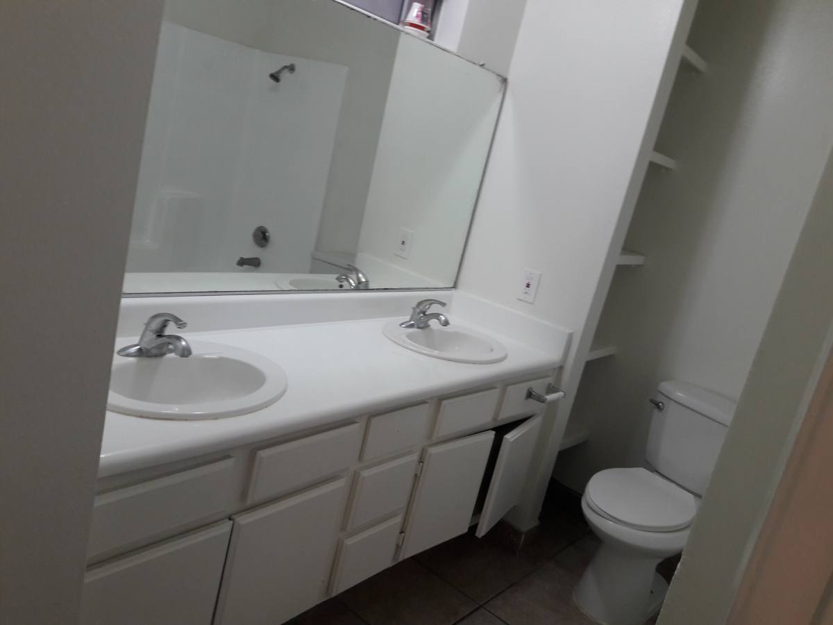 Apartment for rent at 1329 W Civic Center Dr, Santa Ana, CA 92703