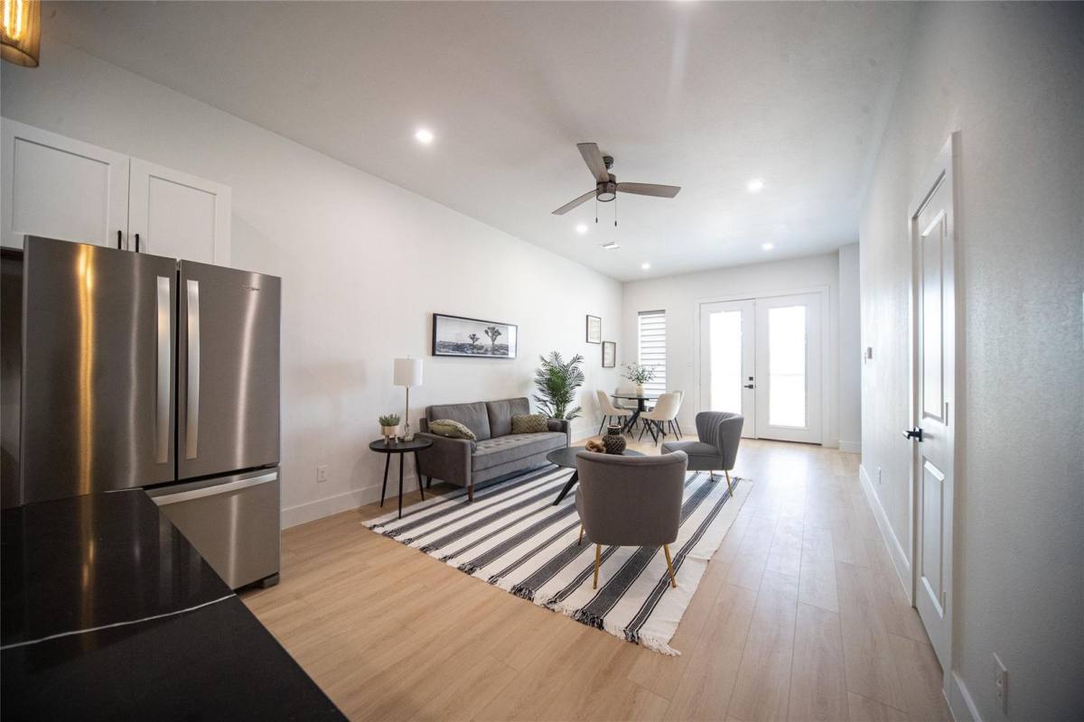 Townhouse for rent at 244 Urbane Crest Dr, Fort Worth, TX 76107