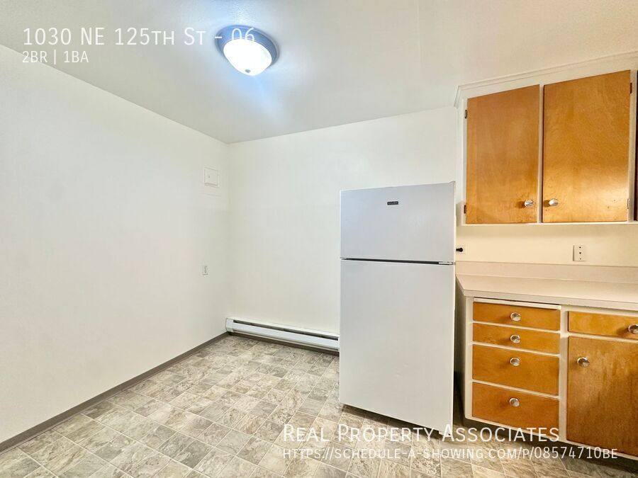 Apartment for rent at 1030 NE 125th St #6, Seattle, WA 98125