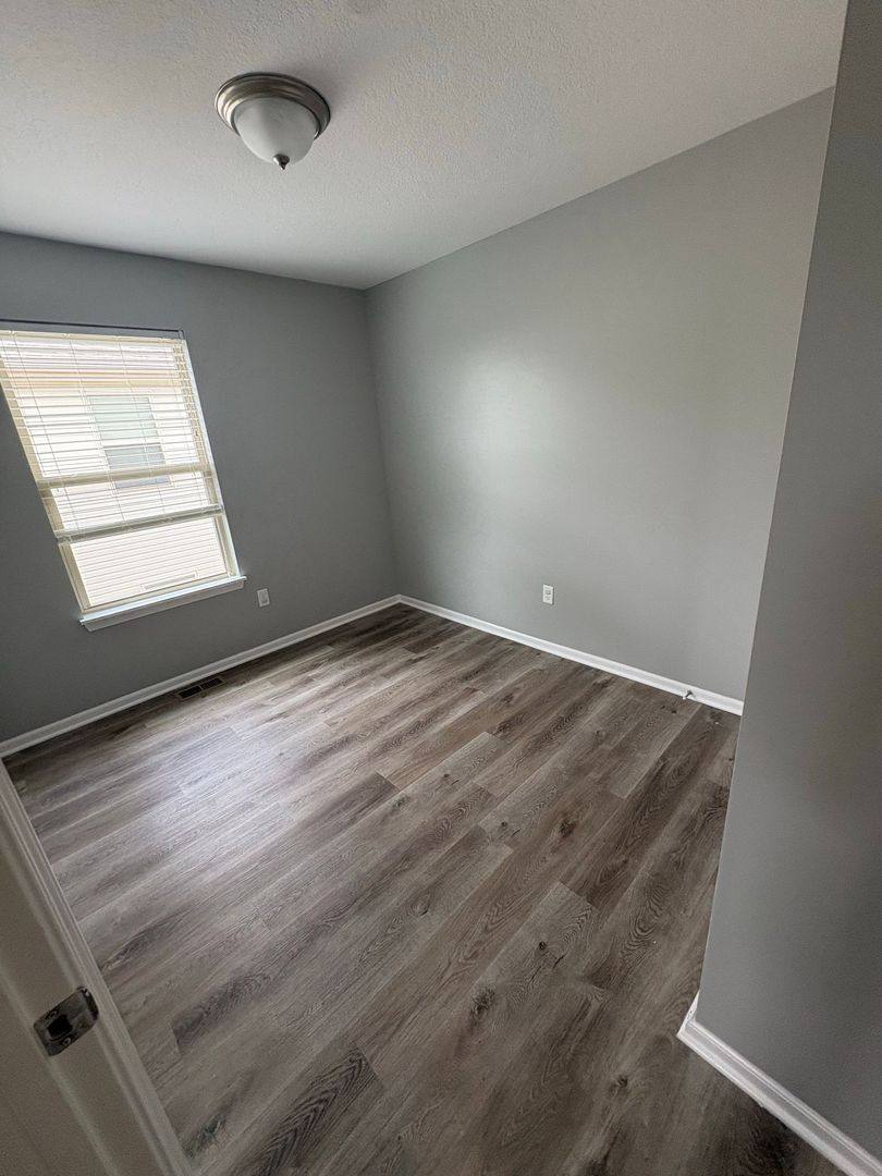 Townhouse for rent at 8046 SW 4th St, Blue Springs, MO 64014