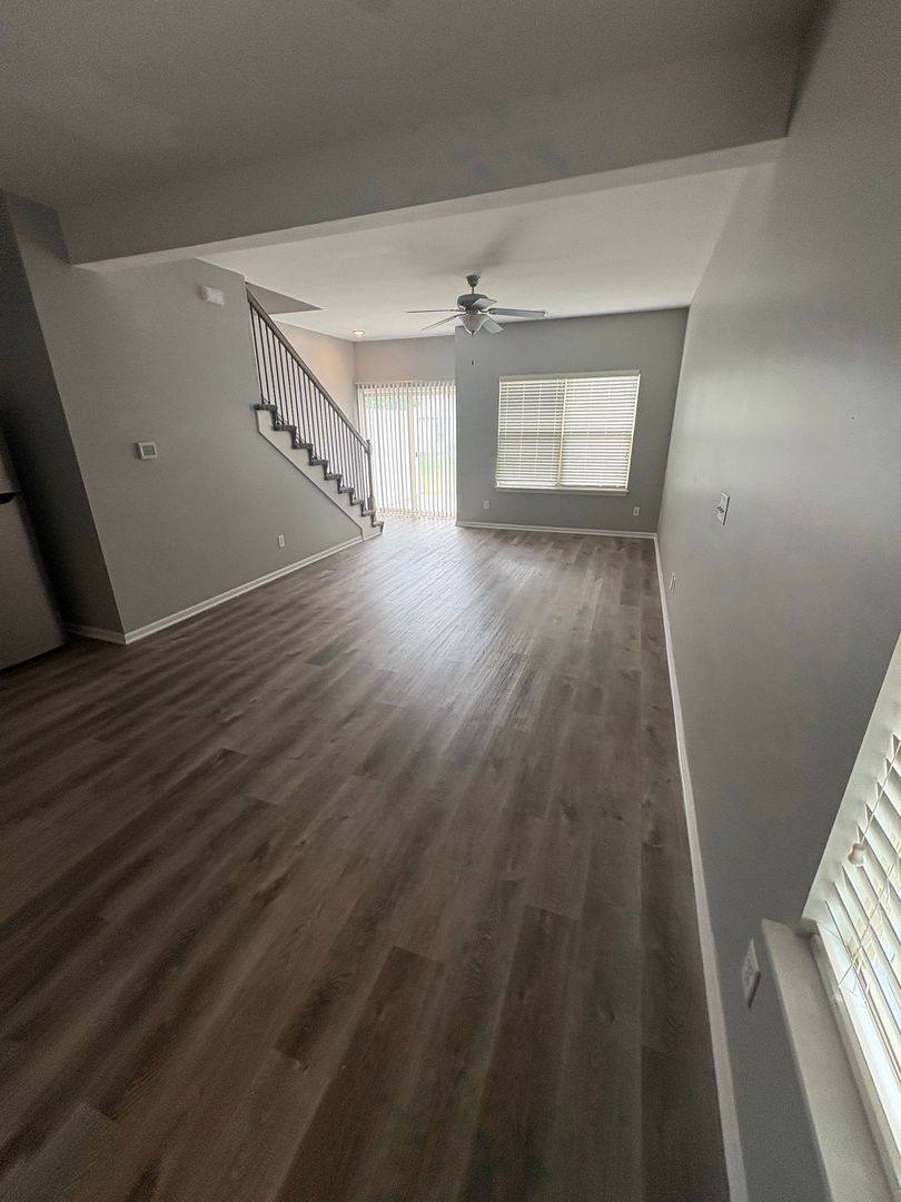 Townhouse for rent at 8046 SW 4th St, Blue Springs, MO 64014
