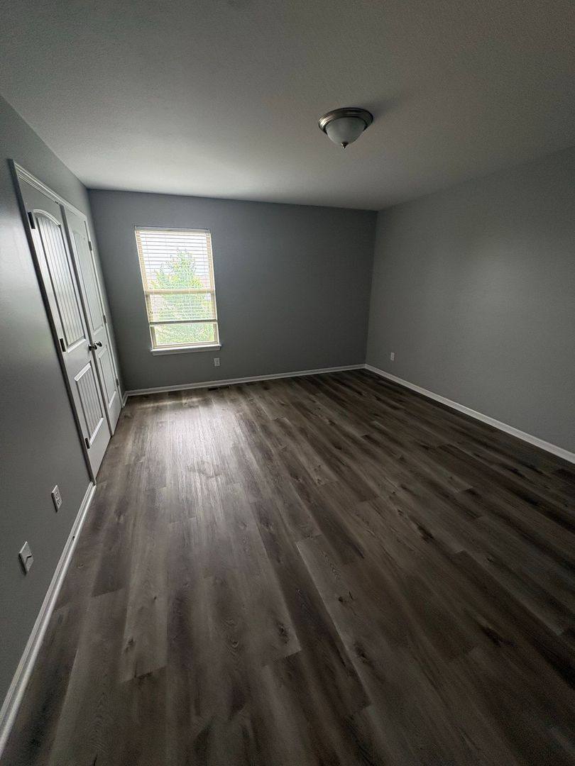 Townhouse for rent at 8046 SW 4th St, Blue Springs, MO 64014