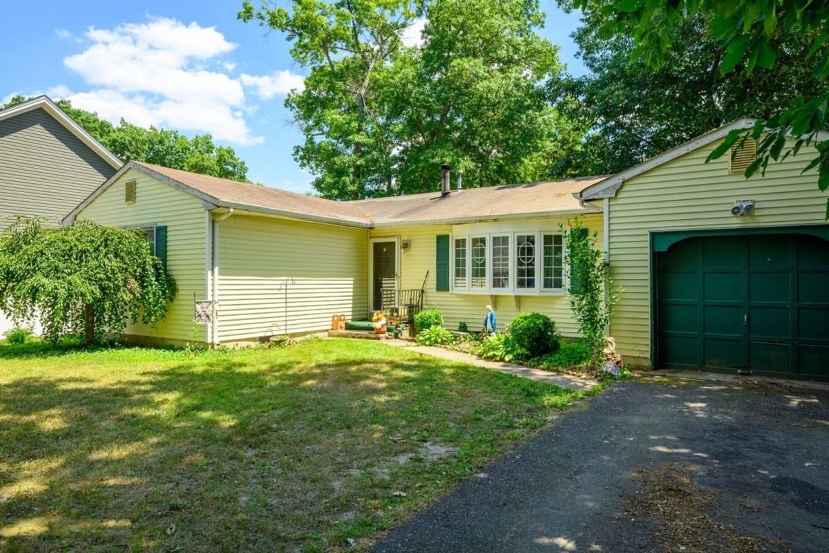 House for rent at 2556 Woodland Rd, Manchester Township, NJ 08759